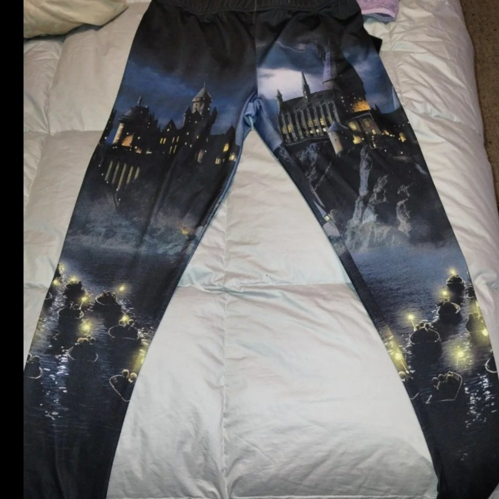 Harry Potter Women's First Year Hogwarts Lightweight Stretch Leggings